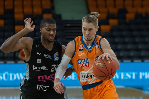 曼联很可能 曼联很可能